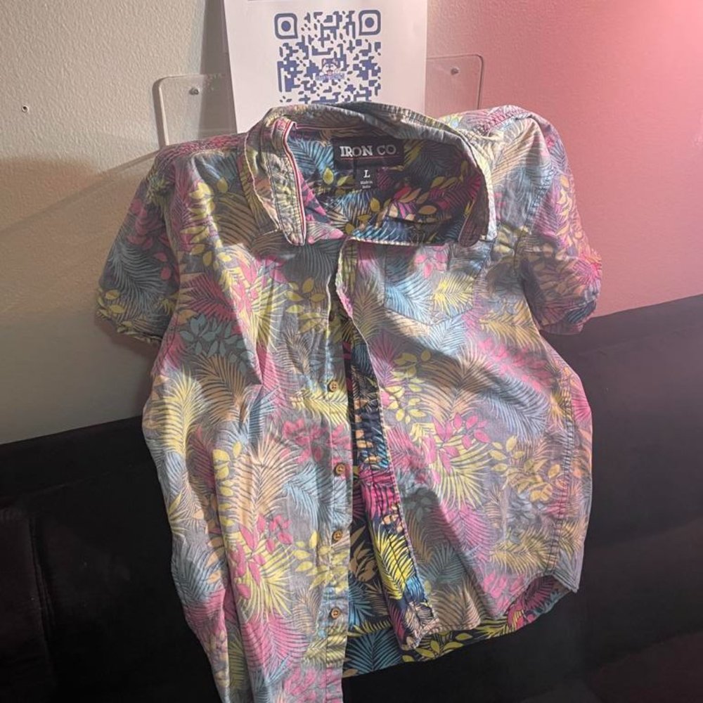 Iron Co. Men's Floral Inside-Out Style Button-Down Short-Sleeve Shirt (Large)